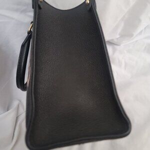 LOUIE VUITTON ONTHEGO PM